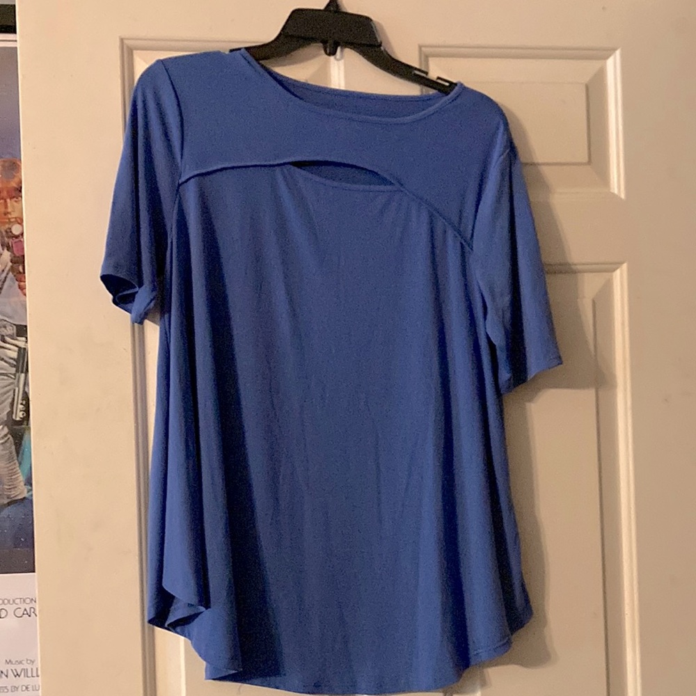 Chicos Blue top with keyhole neckline